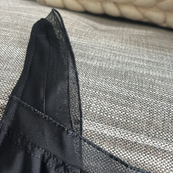 Cabi tank with black mesh trim - Picture 4 of 6